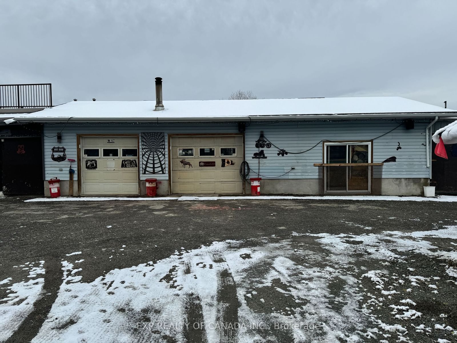Listing Image 4