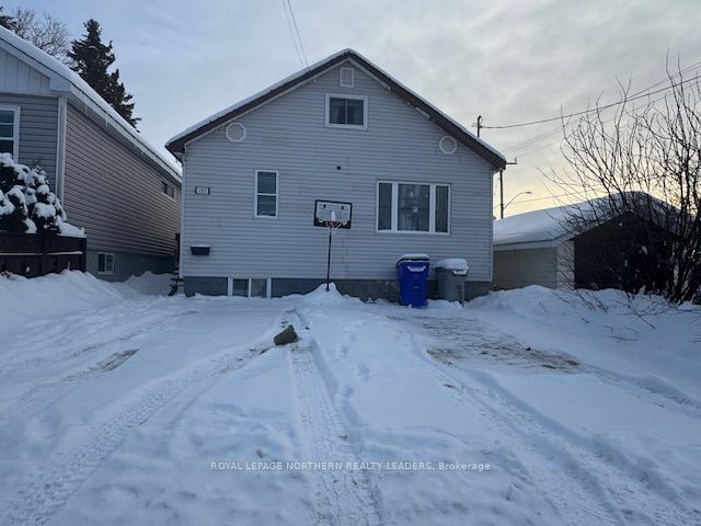 Detached House for sale at 167 Crescent Avenue, Timmins, TM - TNW - Algonquin to Jubilee, P4N 4J2 - MLS: T11923173