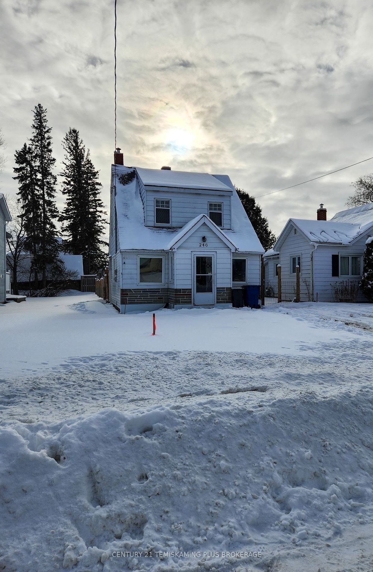 Detached House sold at 246 Mccamus Avenue, Temiskaming Shores, New Liskeard, P0J 1P0 - MLS: T11926142