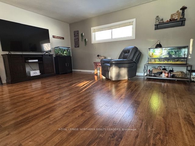 Listing Image 5
