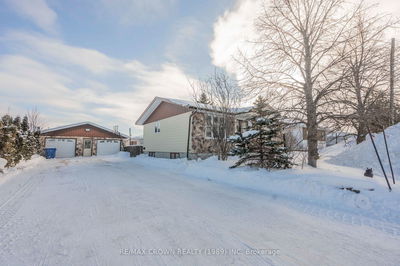 4 Erickson Ave, Kapuskasing - 