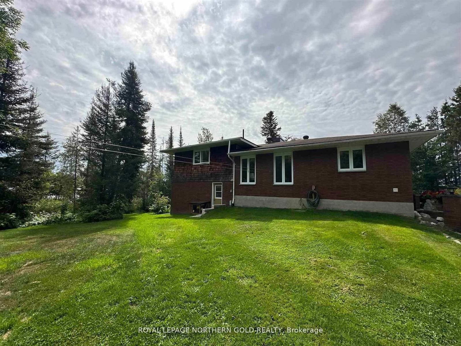 Building at 466 Grenfell Road, Timiskaming Remote Area