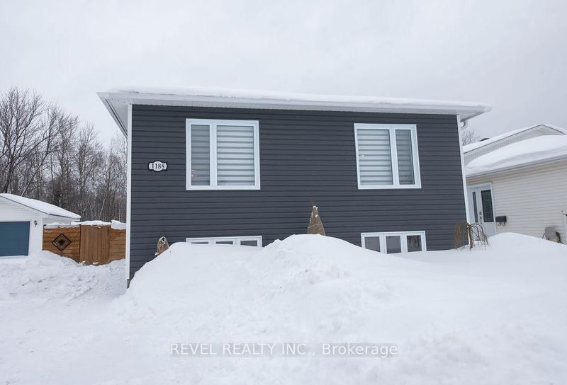 1188 Park Ave, Timmins - MTJ - Main Area image-0-0