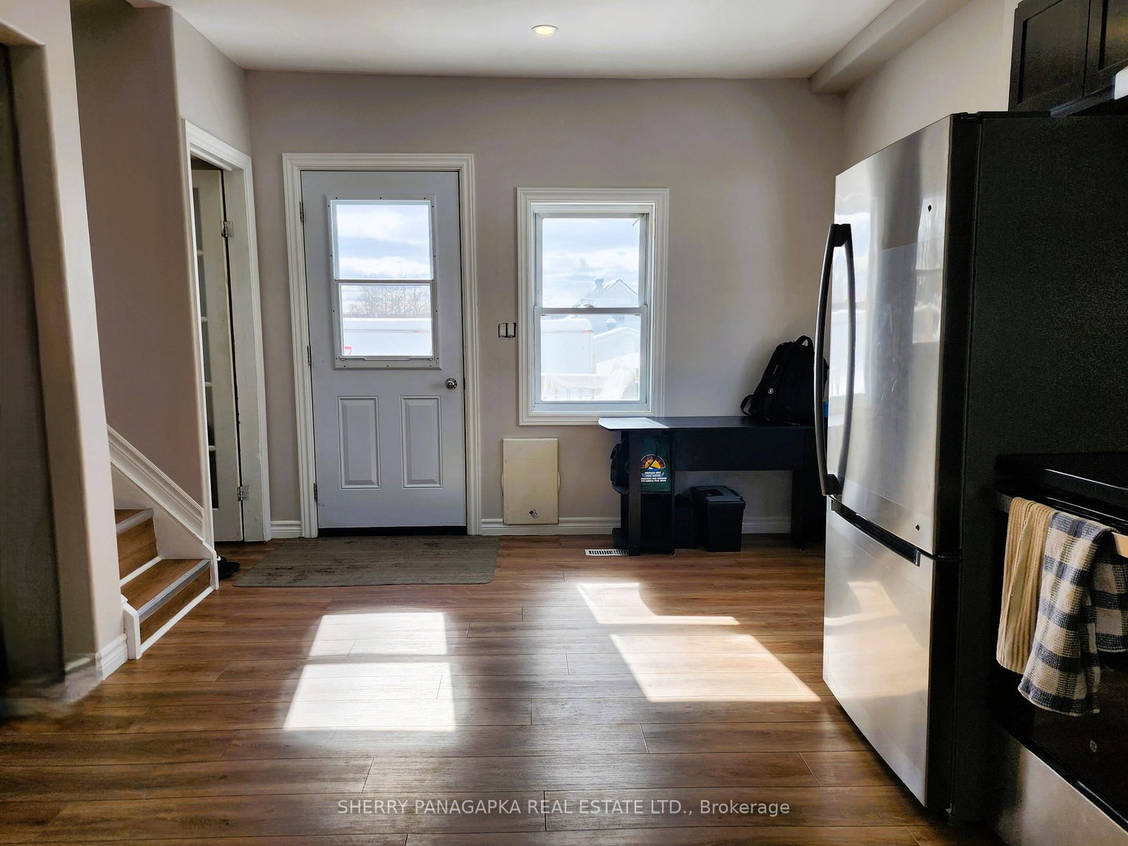 Listing Image 7