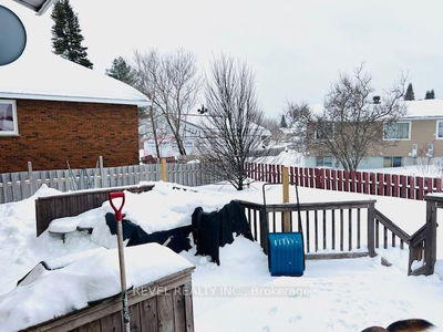 659 Birch St, Timmins - TS - SE image-0-3