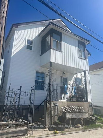 134 Golden Ave, Timmins - SP - Main Area image-0-3