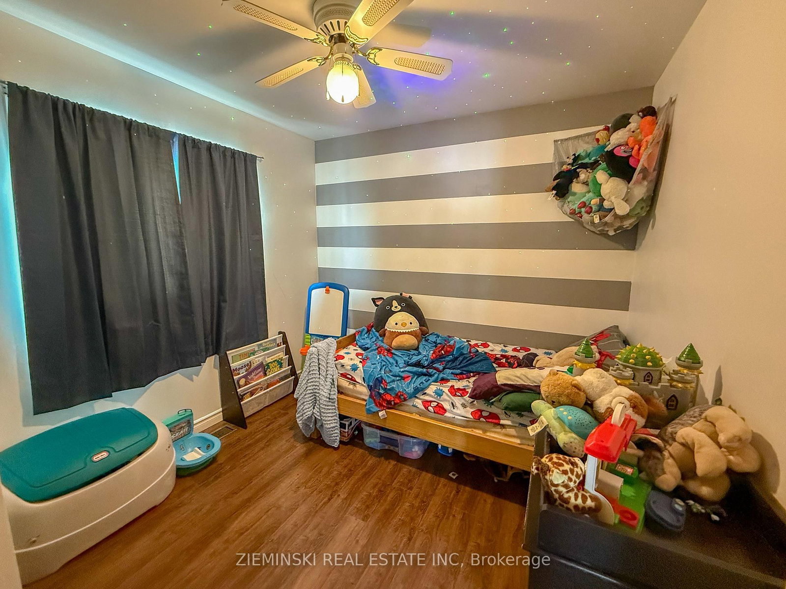 Listing Image 7