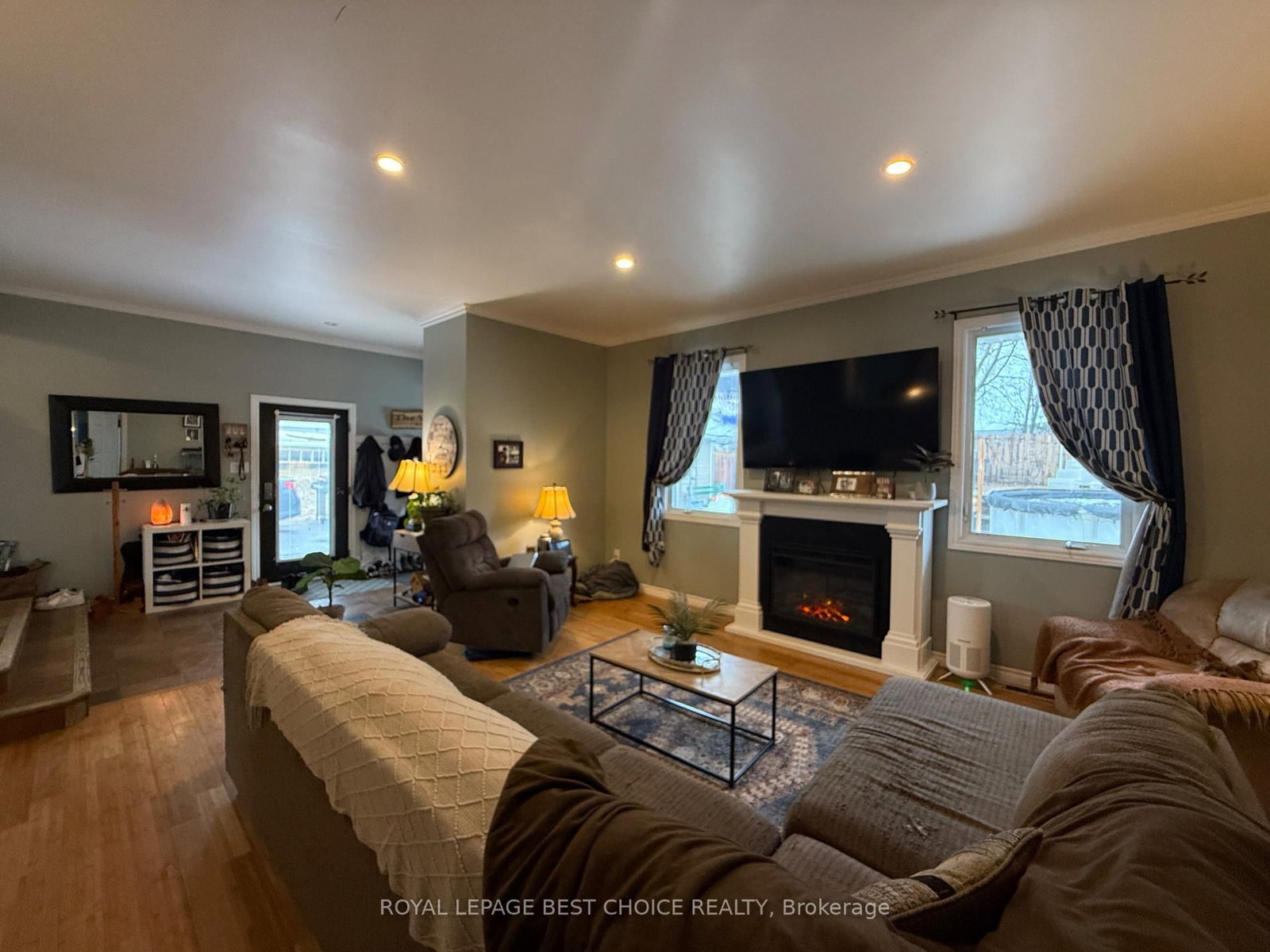 Listing Image 7