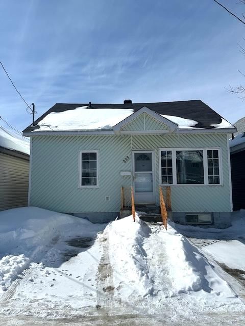 323 Pine Street