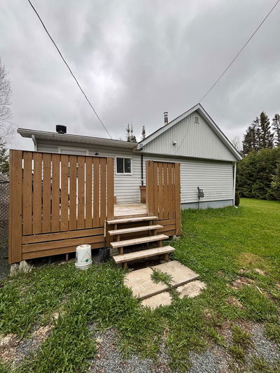 5 Algonquin Rd, Cochrane -  image-0-2