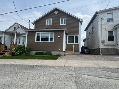 13 Vipond Rd, Timmins - SCH - Main Area