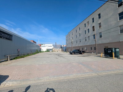 11 Spruce Street S — photo 3
