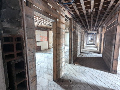 11 Spruce Street S — photo 6