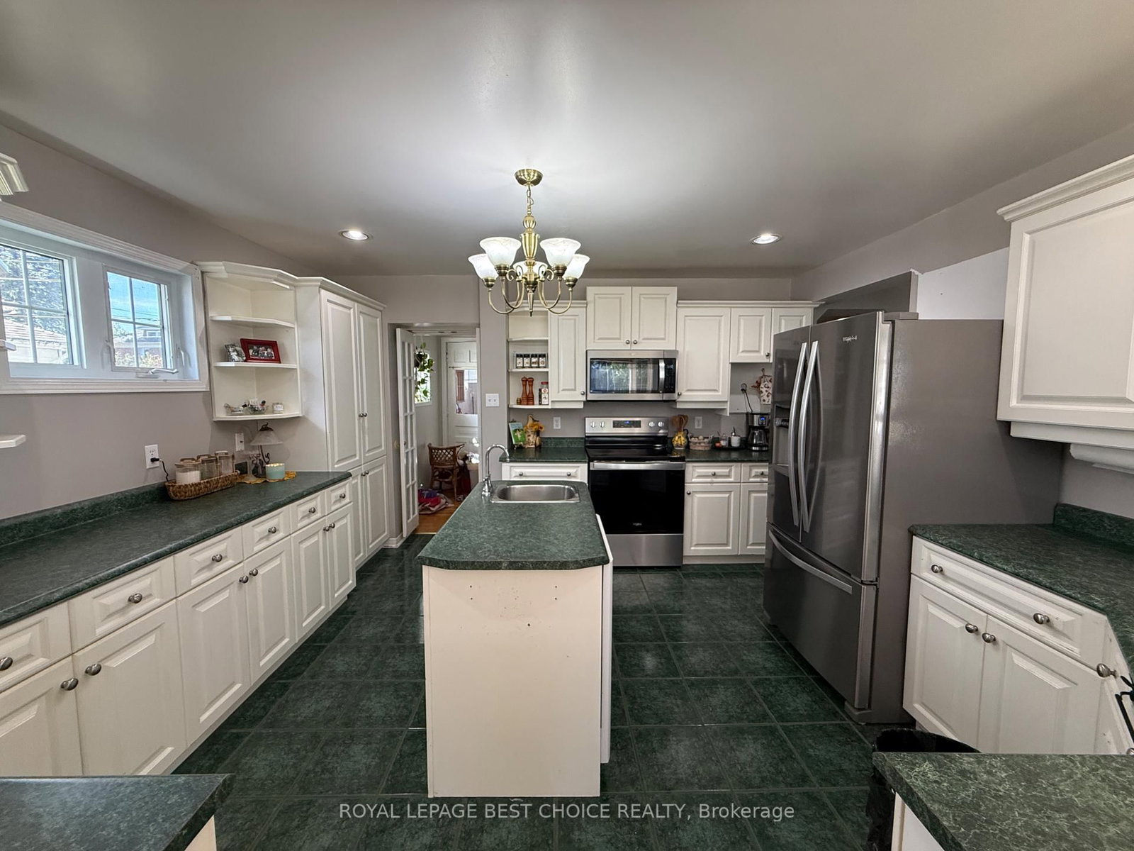Listing Image 14