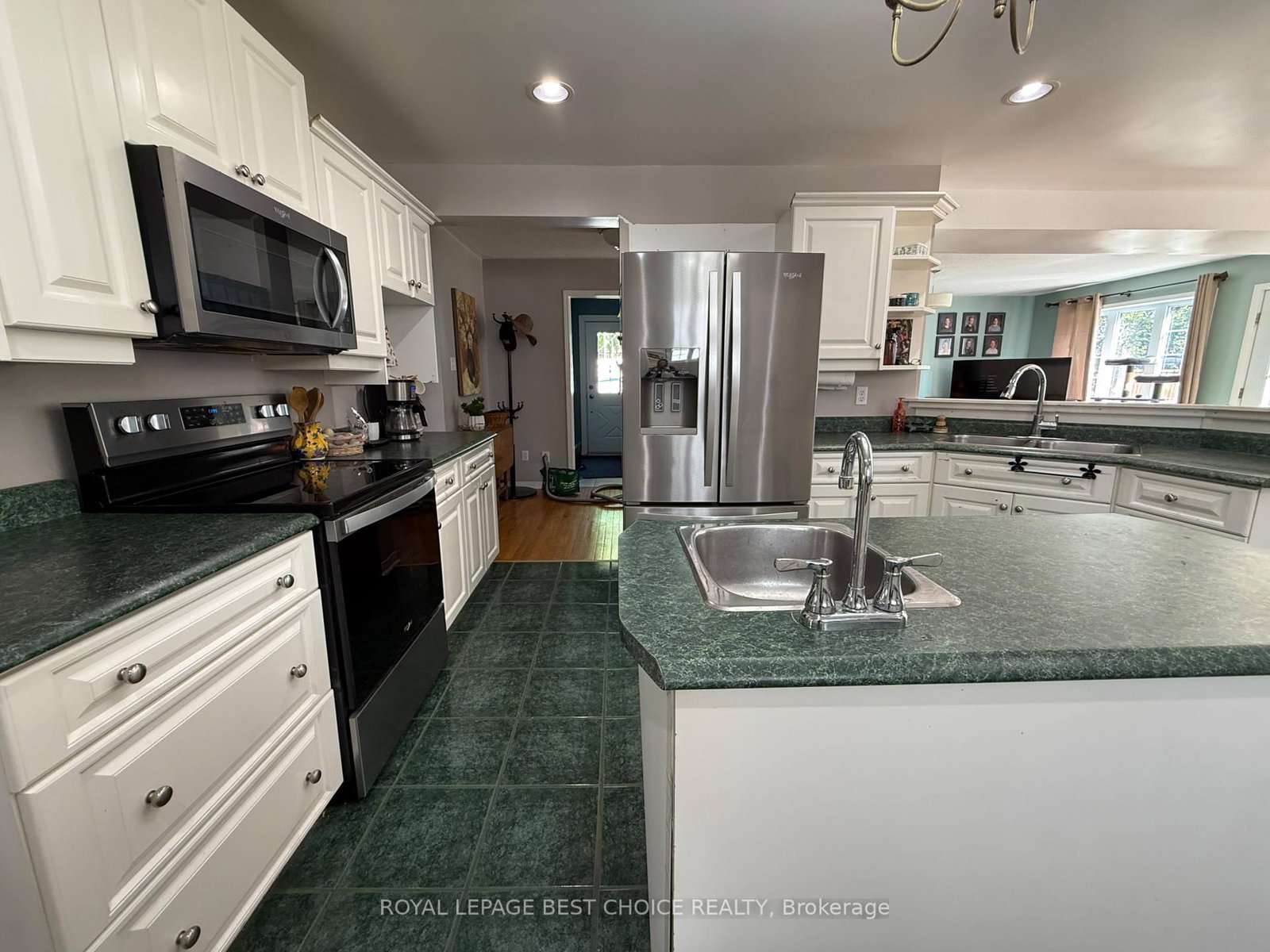 Listing Image 15