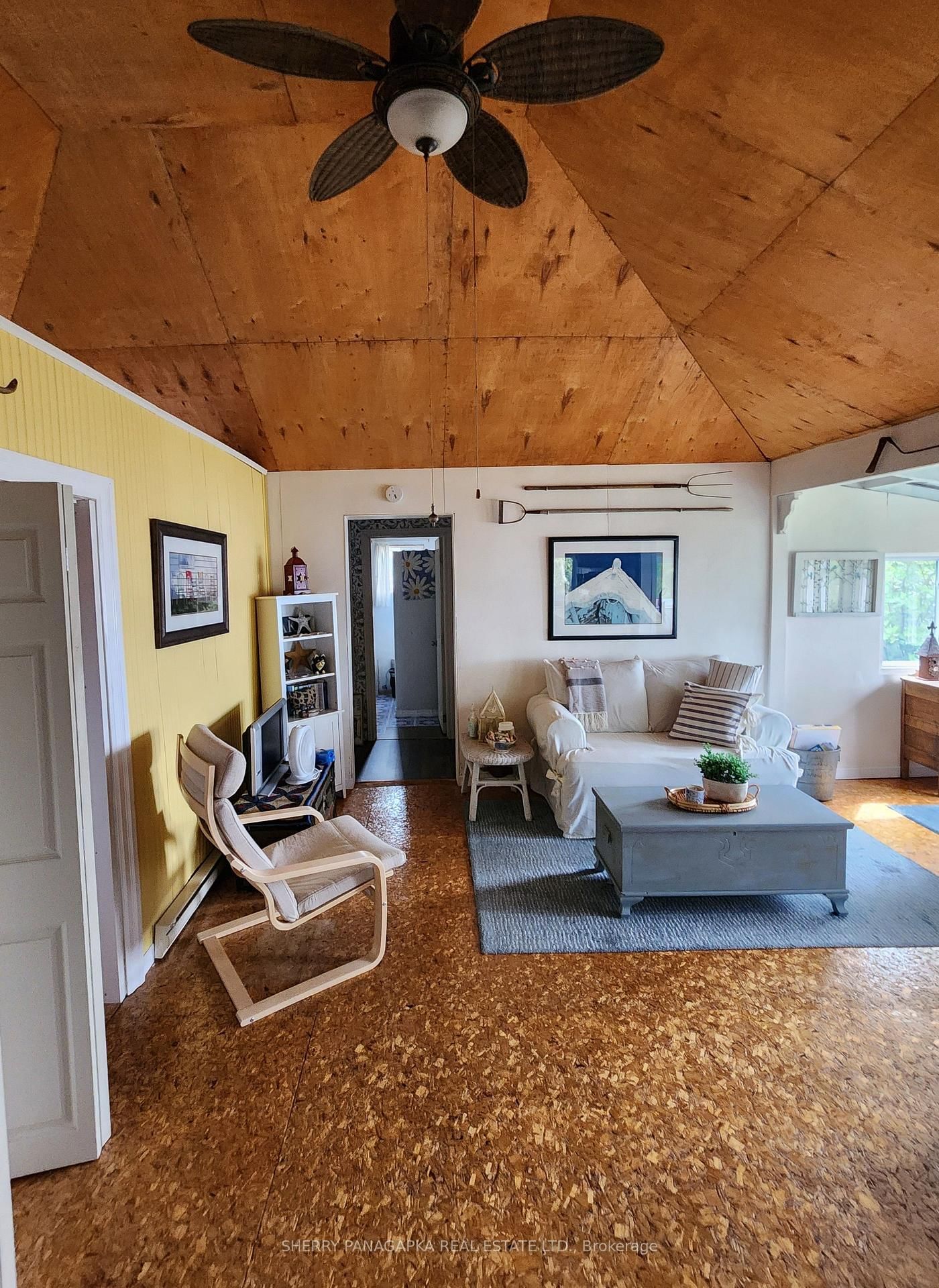Listing Image 10