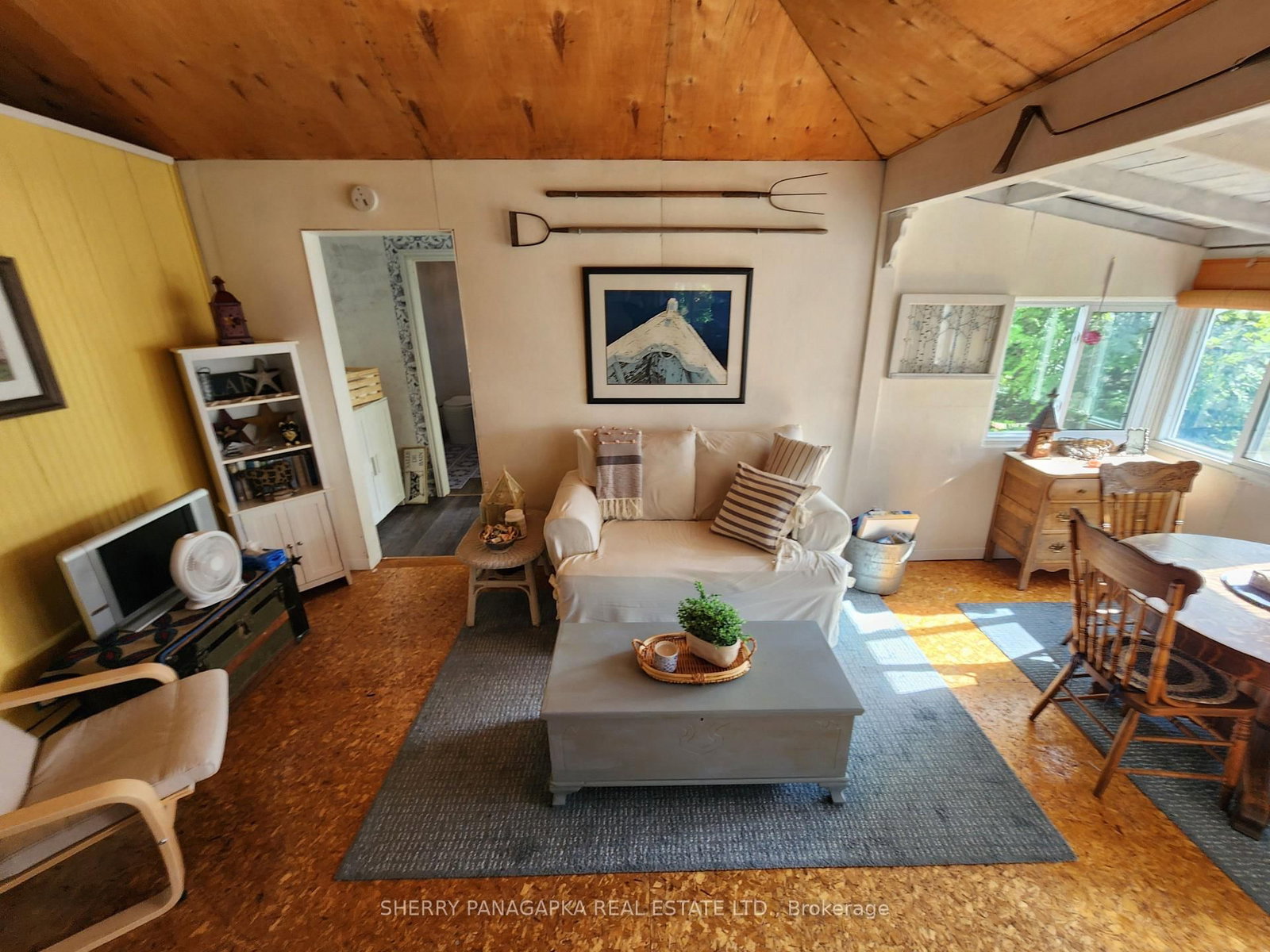 Listing Image 11