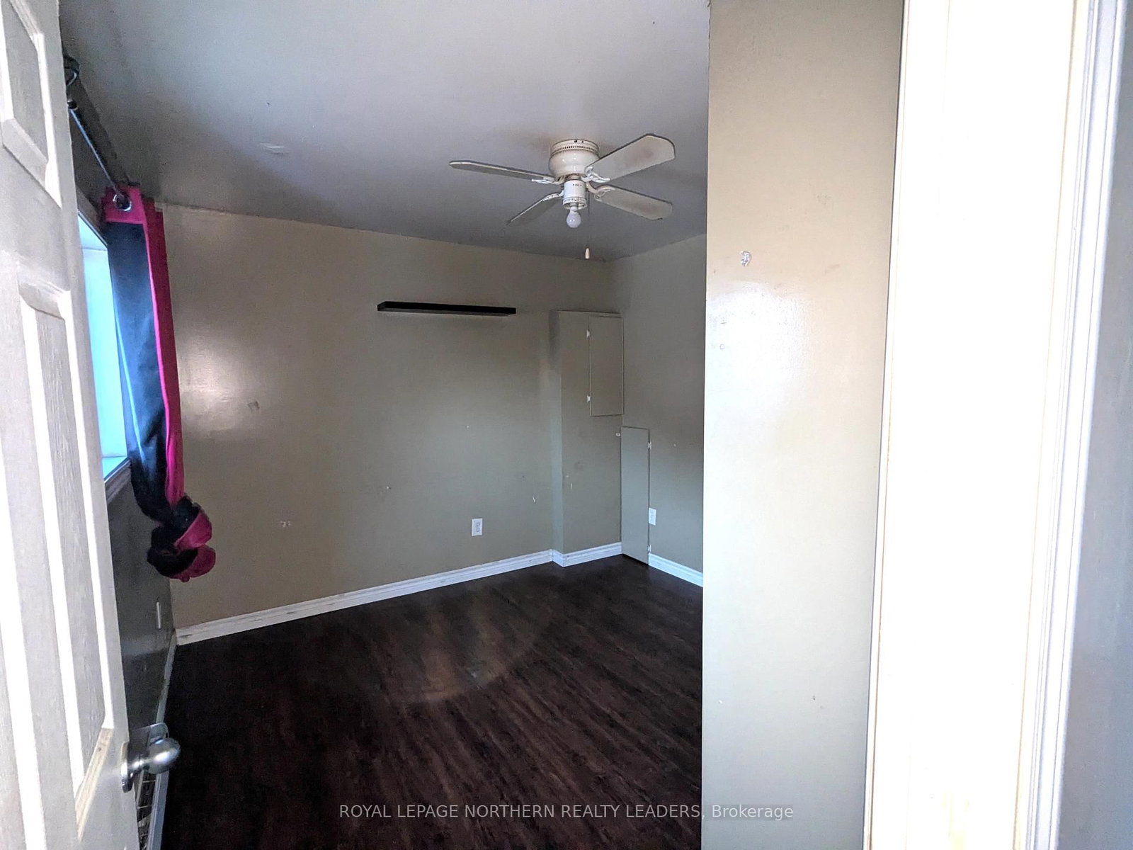 Listing Image 17