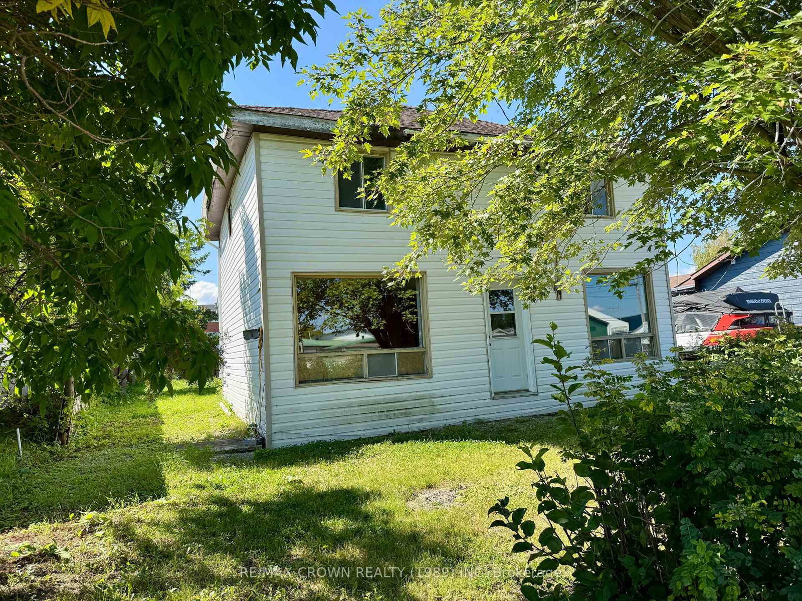 Listing Image 4