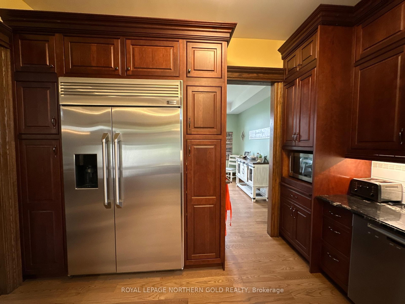 Listing Image 5