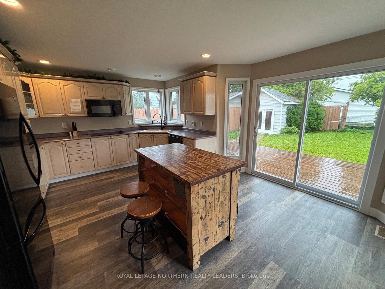 Listing Image 16