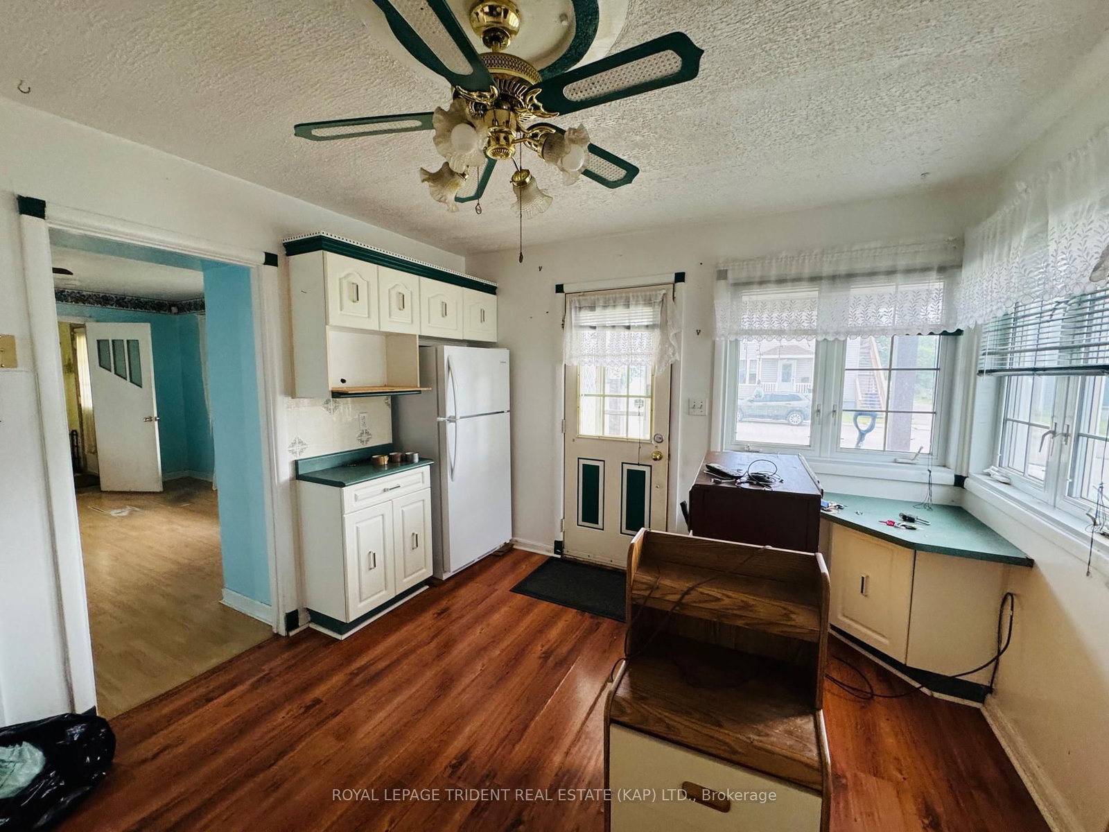 Listing Image 5