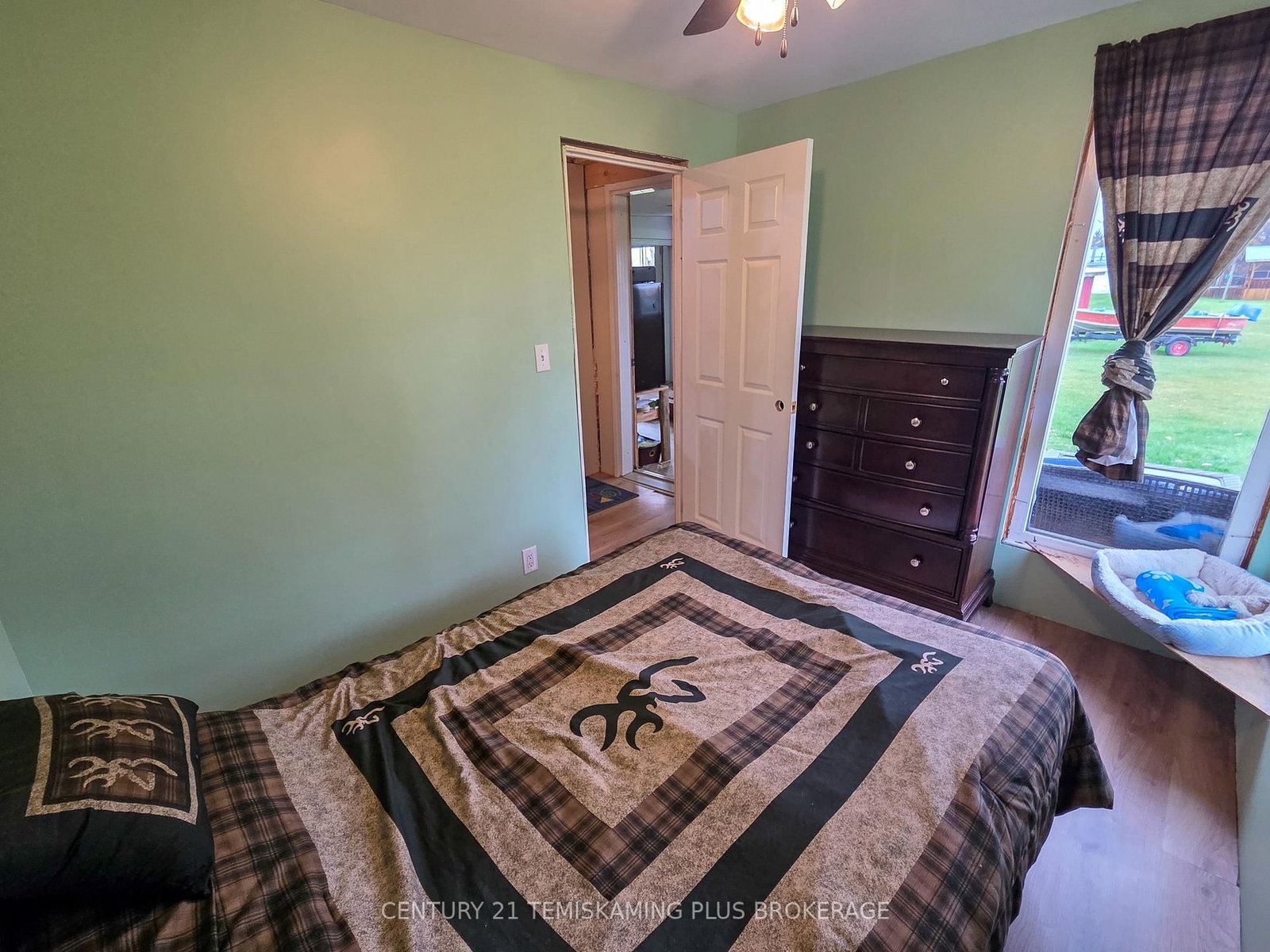 Listing Image 7