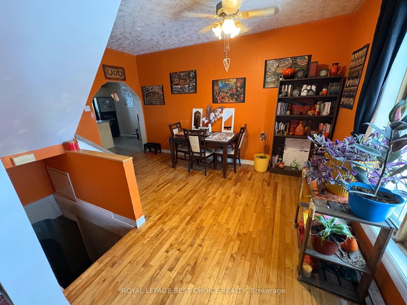 86 Dymond Cres photo 5