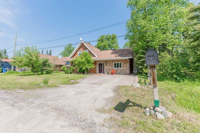 Moonbeam - 99 Lefebvre Peninsula Road