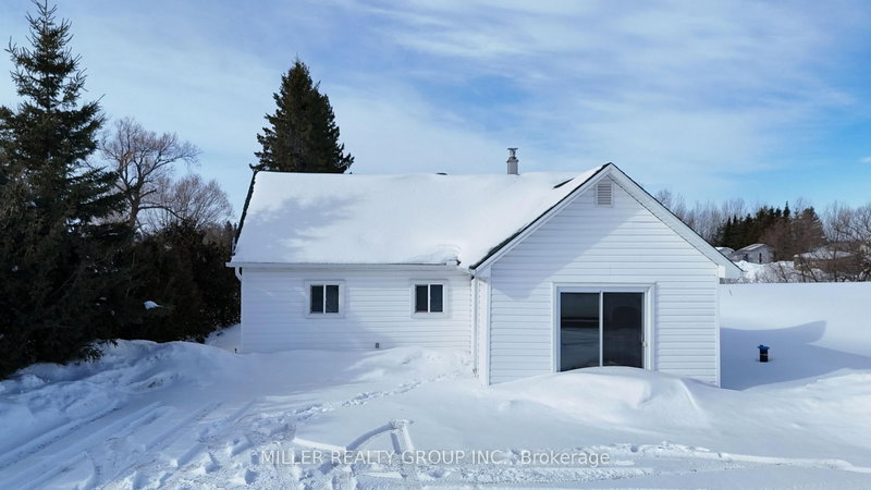 home for sale on 999150 Highway 11 Highway