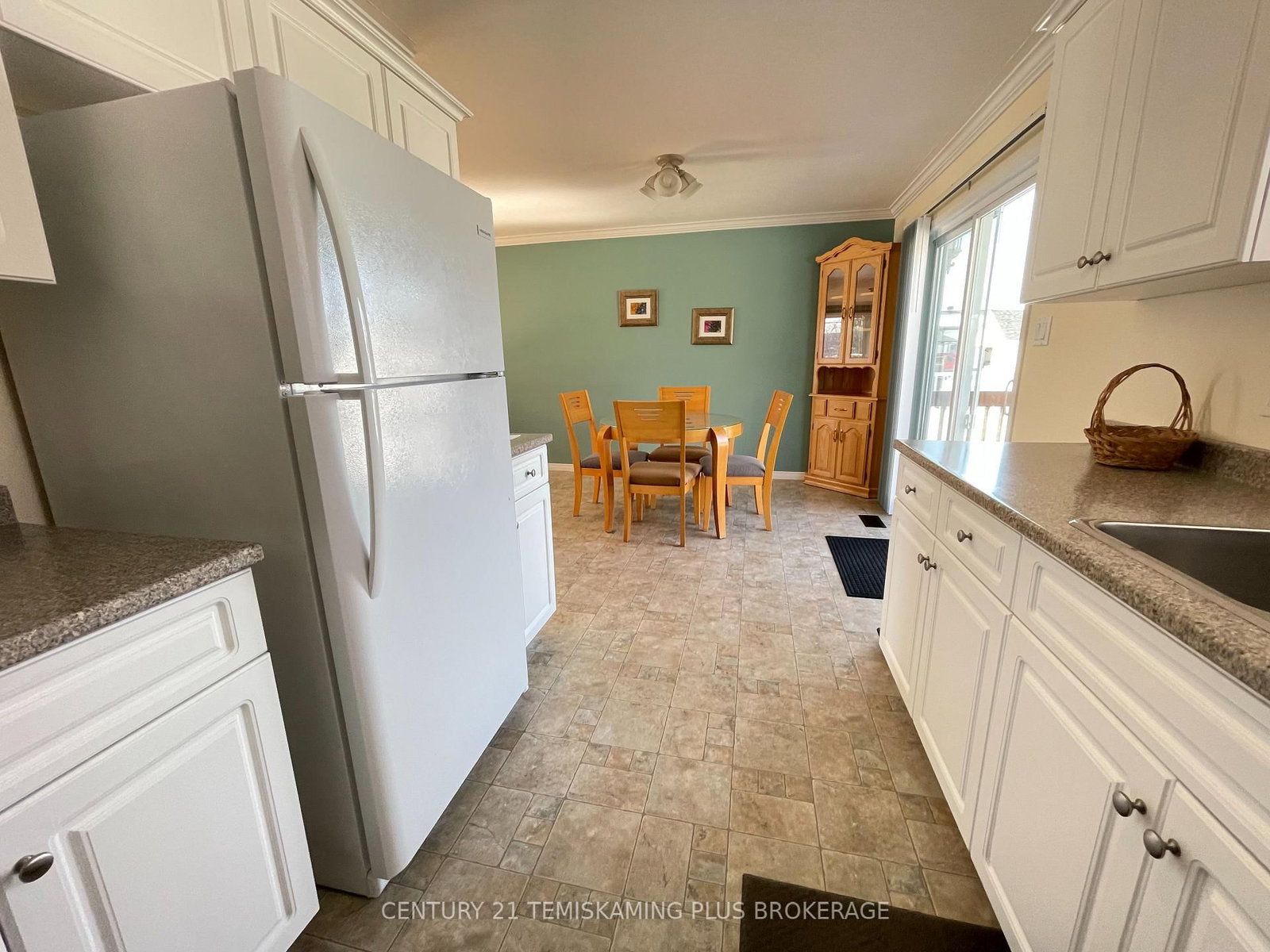 Listing Image 16