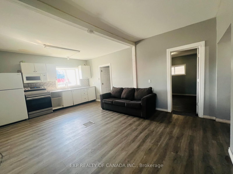 270 Kirby Ave, Timmins, P4N 1K4 | Image 2