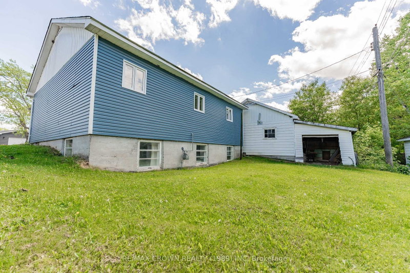 30 Pine Crescent