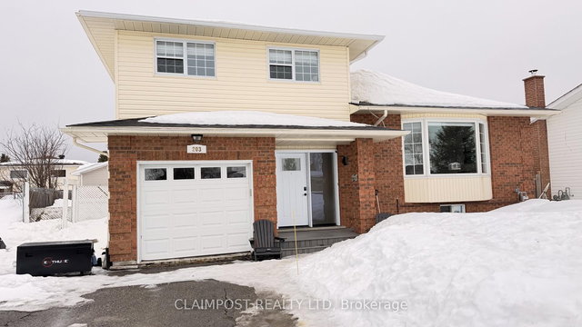 203 Malette Crescent