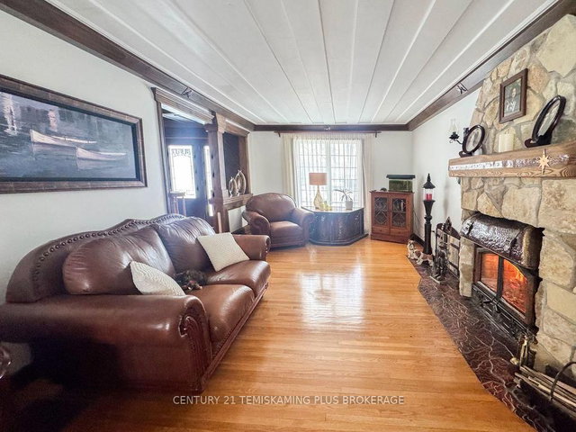 781 Dawson Point Road E E