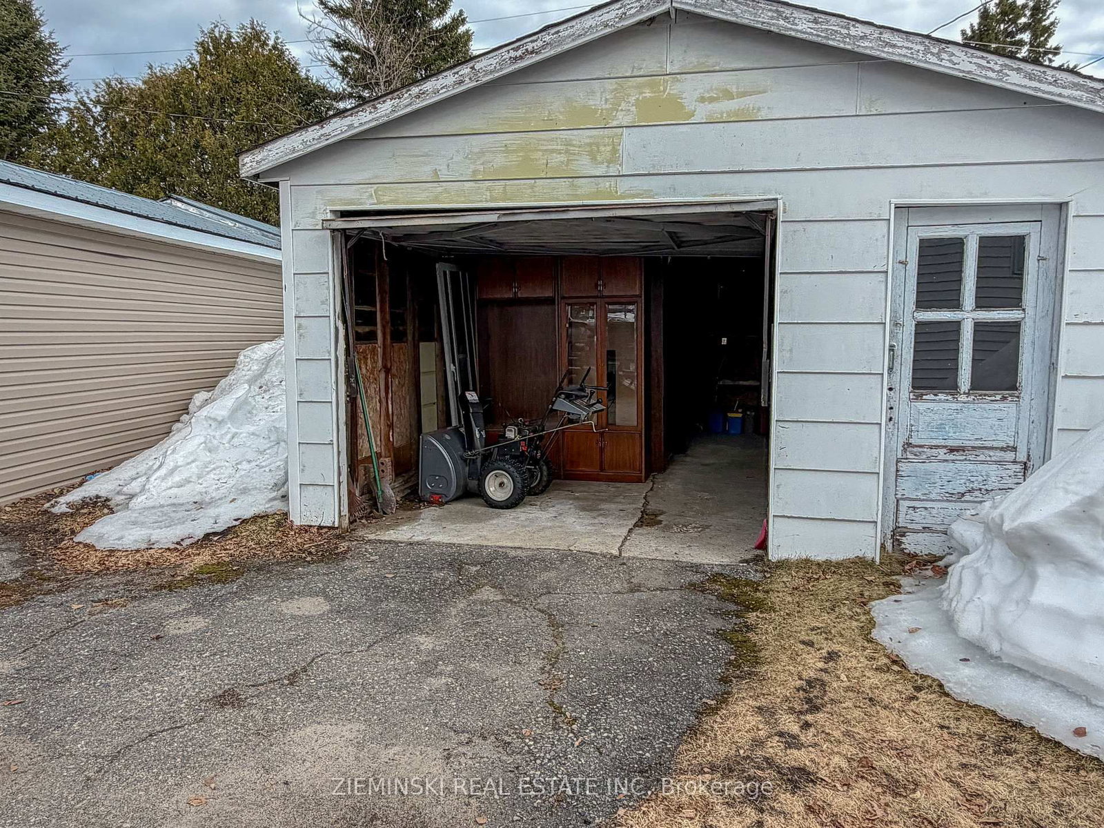 Listing Image 28