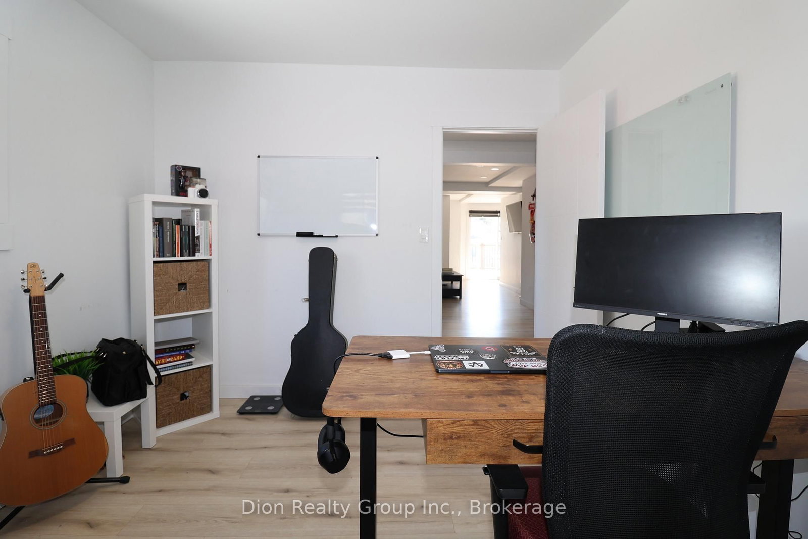 Listing Image 16