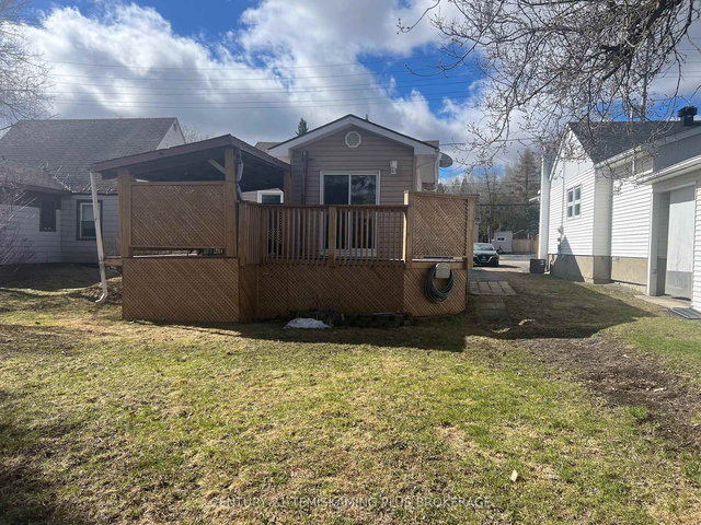 363 Broadwood Avenue W