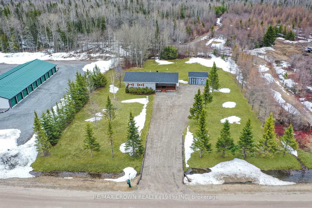 Moonbeam - 48 Remi Lake Road