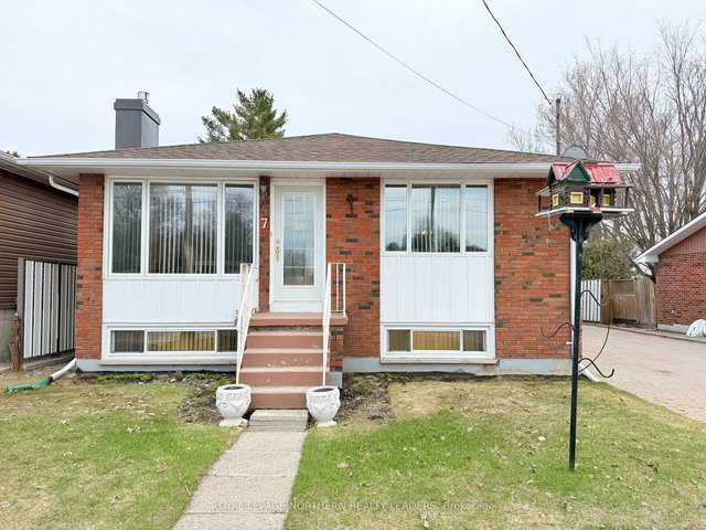 57 Jubilee Avenue W
