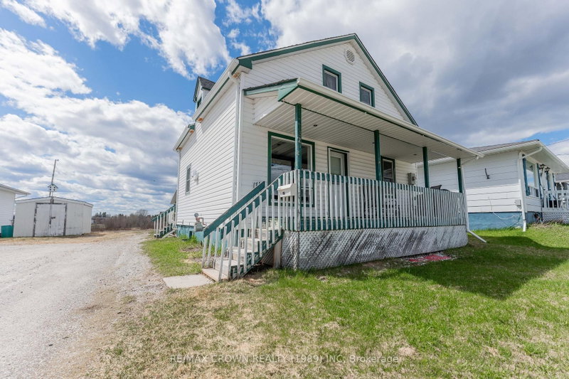 32 Frontenac Crescent