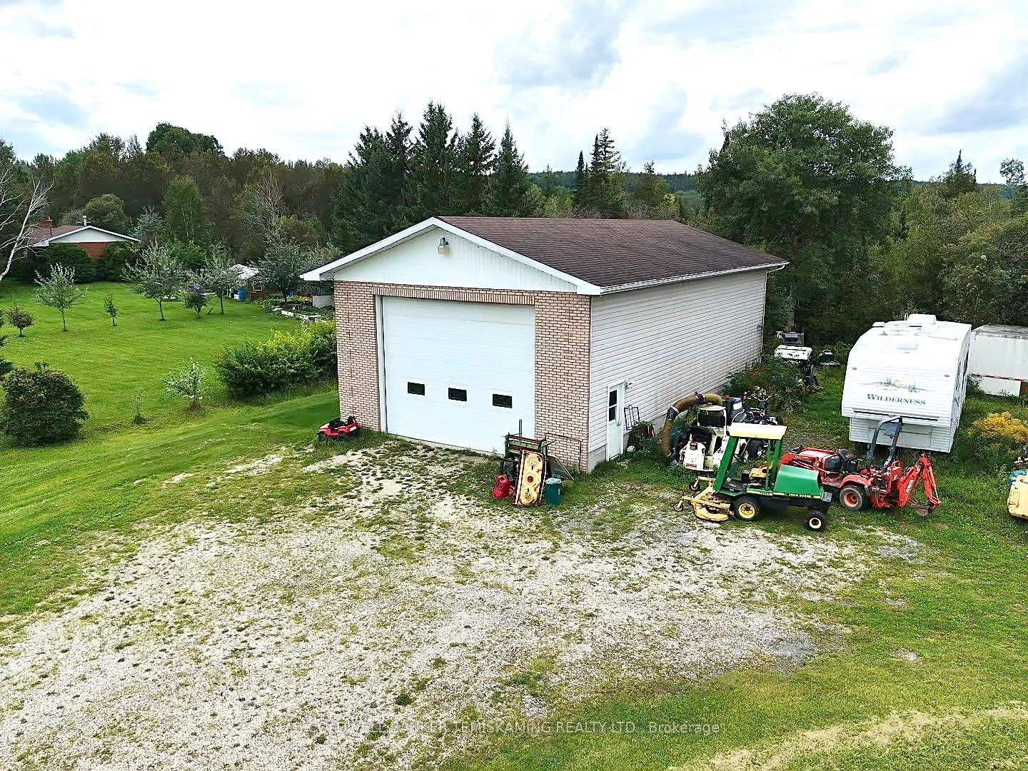 8 Michael Street • Englehart, ON photo 2