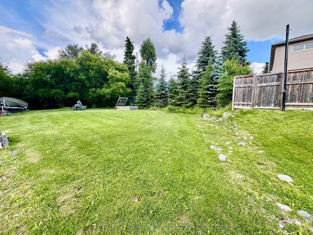 524 Cedar Street N