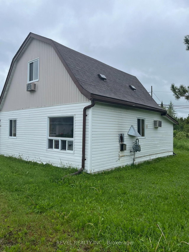 711 Victoria Road