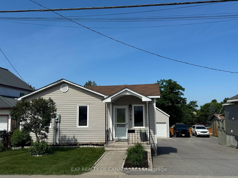 home for sale on 509 Pine Street S
