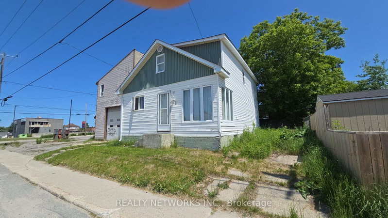 48 Cameron Street S