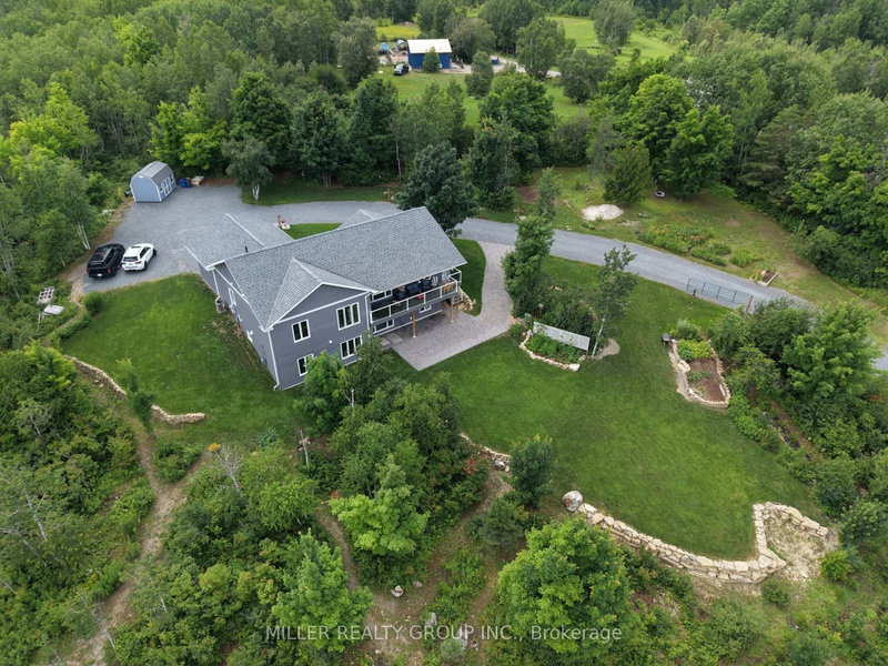 160 Niven Street S