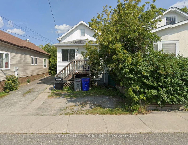 136 Cedar Street N