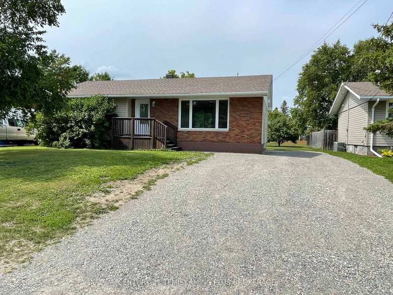225 Hessle Avenue