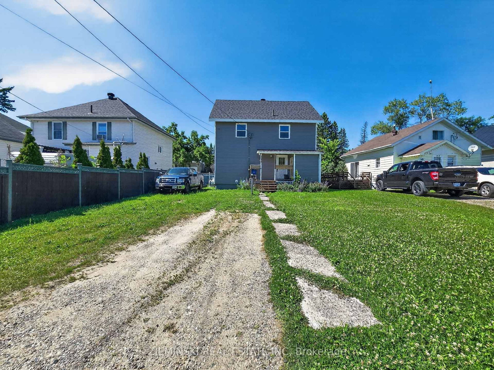 137 Cambridge Avenue • Iroquois Falls, ON photo 3